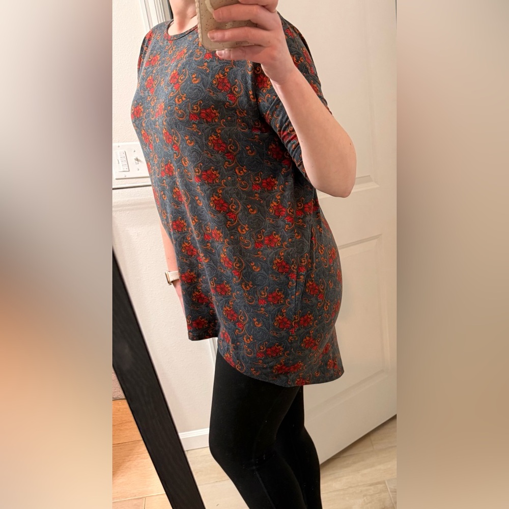 LuLaRoe Red and Gray Floral Top
